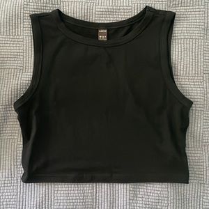BLACK TANK TOP